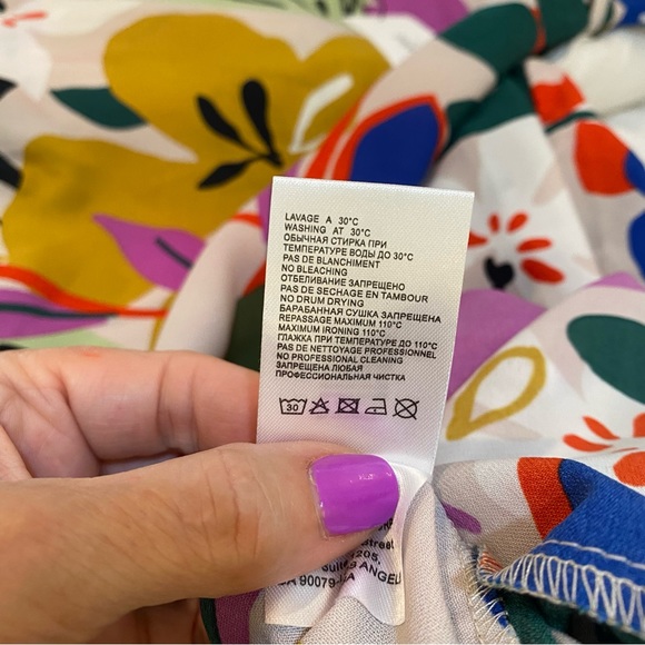 Molly Bracken NWT Lili Sidonio Tropical Palette Floral Mini
Dress Size S - Picture 9 of 9